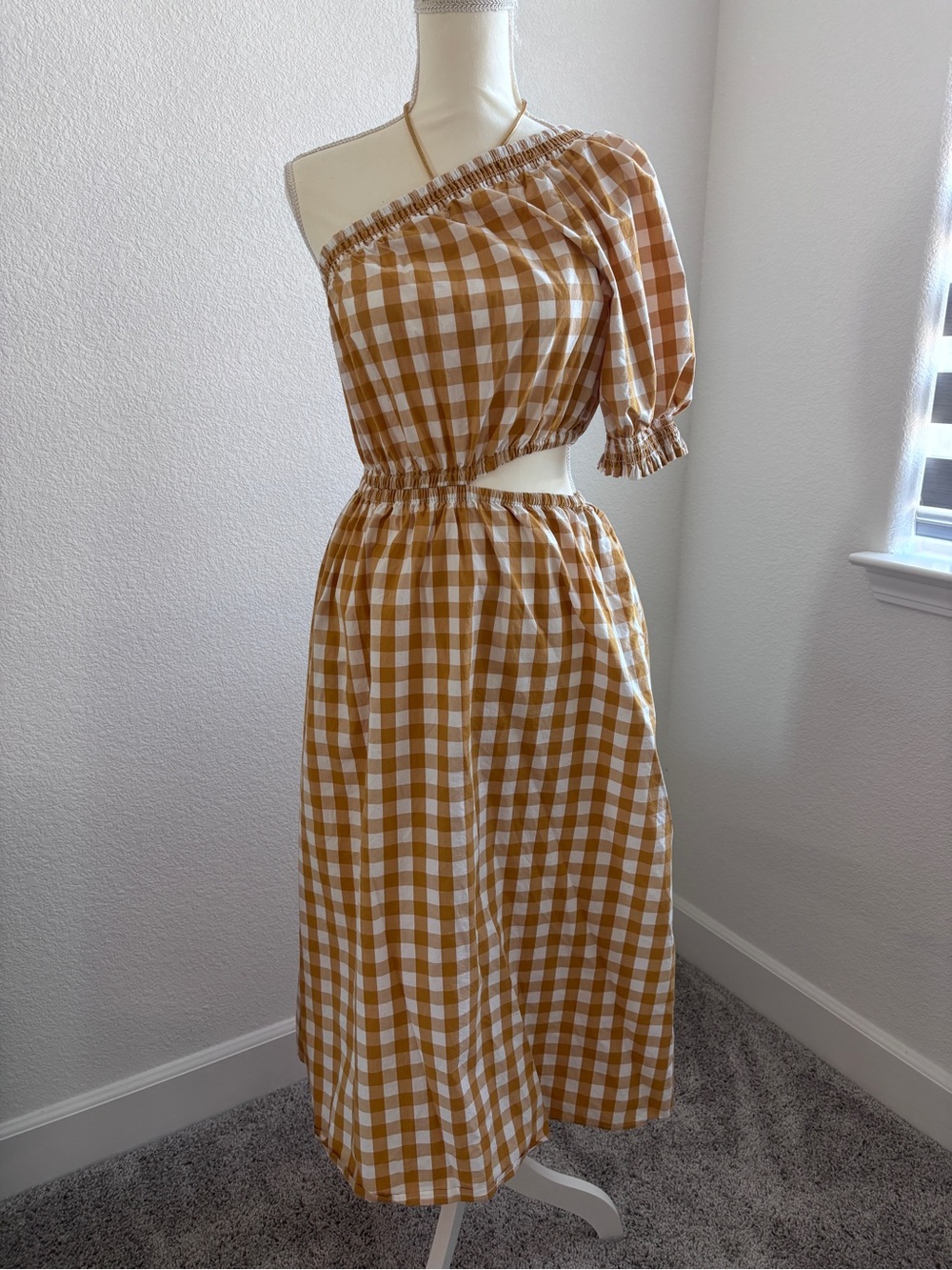 Who What Wear One-Shoulder Gingham Midi Dress in Mustard and White